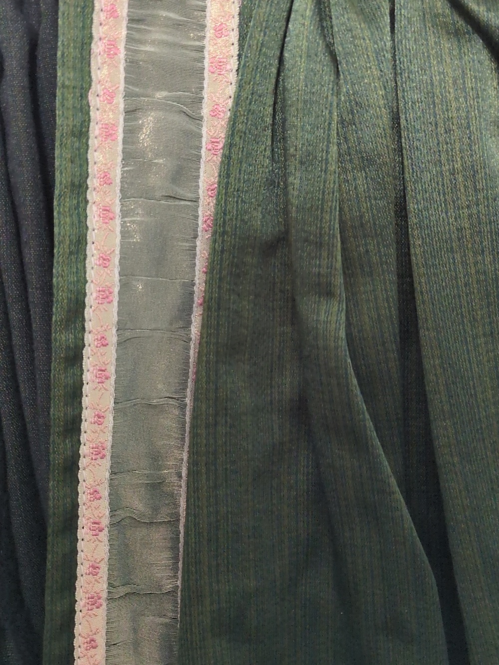 Dark Green Silk Renaissance Costume with Breeches - Picture 2 of 12